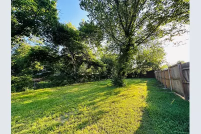 107 N Dwight Avenue, Dallas, TX 75211 - Photo 8