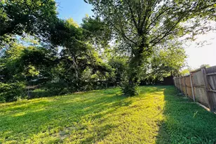107 N Dwight Ave, Dallas, TX 75211 - Photo 8