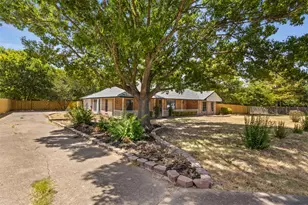 149 Lassetter Dr, Red Oak, TX 75154 - Photo 2