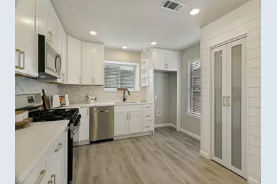 1653 Crosshaven Drive, Lewisville, TX 75077 - Photo 12