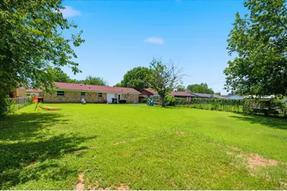 213 Virginia Drive, Lacy Lakeview, TX 76705 - Photo 22