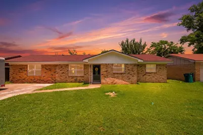 213 Virginia Drive, Lacy Lakeview, TX 76705 - Photo 2