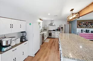 213 Virginia Dr, Lacy Lakeview, TX 76705 - Photo 6
