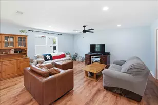 213 Virginia Dr, Lacy Lakeview, TX 76705 - Photo 10