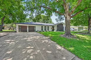 8920 Kincaid Dr, Benbrook, TX 76116 - Photo 6