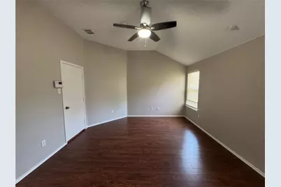 305 E Clover Park Drive, Fort Worth, TX 76140 - Photo 16