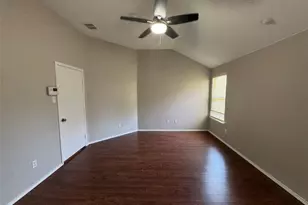 304 E Clover Park Dr, Fort Worth, TX 76140 - Photo 16
