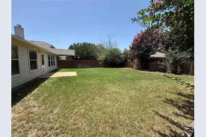 305 E Clover Park Drive, Fort Worth, TX 76140 - Photo 30