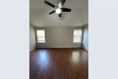 305 E Clover Park Drive, Fort Worth, TX 76140 - Photo 14