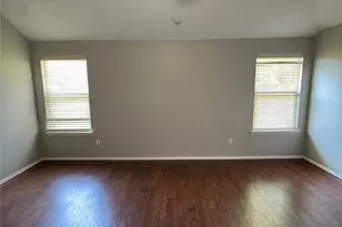 304 E Clover Park Dr, Fort Worth, TX 76140 - Photo 14