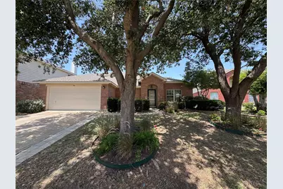 305 E Clover Park Drive, Fort Worth, TX 76140 - Photo 1