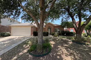 305 E Clover Park Dr, Fort Worth, TX 76140 - Photo 1