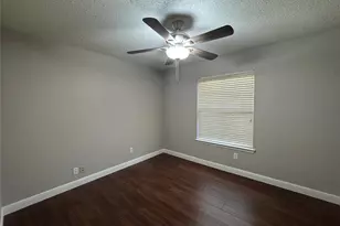 304 E Clover Park Dr, Fort Worth, TX 76140 - Photo 22