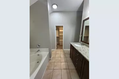 305 E Clover Park Drive, Fort Worth, TX 76140 - Photo 18