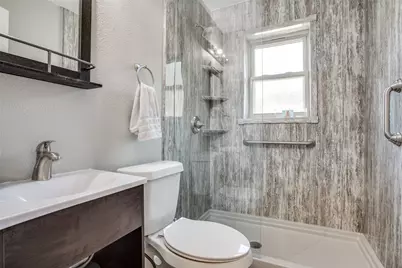 410 N Oak Cliff Boulevard, Dallas, TX 75208 - Photo 8