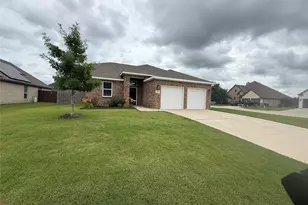 100 Kentucky Dr, Willow Park, TX 76087 - Photo 2