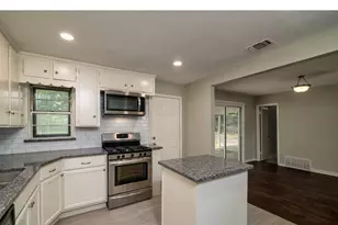 2416 Hillview Dr, Fort Worth, TX 76119 - Photo 8