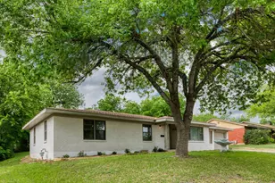 2416 Hillview Dr, Fort Worth, TX 76119 - Photo 2