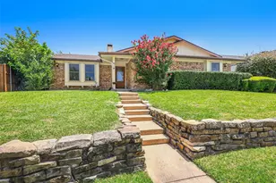 1929 Avignon Ct, Carrollton, TX 75007 - Photo 2
