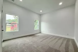210 Silverleaf Dr, Fort Worth, TX 76112 - Photo 22