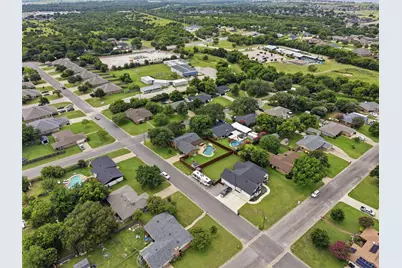 1300 Linda Court, Cleburne, TX 76033 - Photo 18