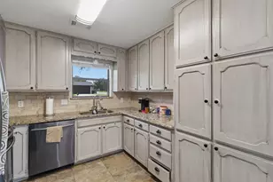 1300 Linda Ct, Cleburne, TX 76033 - Photo 20