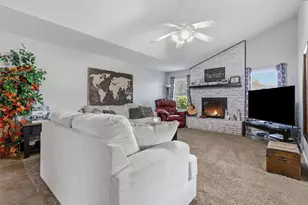 1300 Linda Ct, Cleburne, TX 76033 - Photo 14