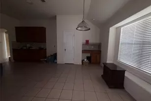 140 Cherokee St, Greenville, TX 75402 - Photo 12