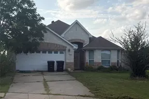 140 Cherokee St, Greenville, TX 75402 - Photo 1