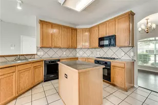 409 Knoll Park Ct, McKinney, TX 75072 - Photo 8