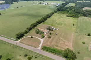 1413 Water Well Rd, Lorena, TX 76655 - Photo 2