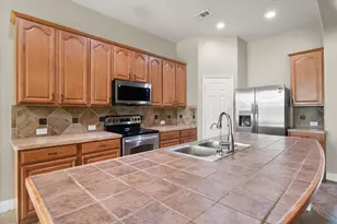 1008 Linden Dr, Burleson, TX 76028 - Photo 12