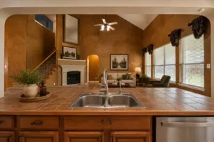 1008 Linden Dr, Burleson, TX 76028 - Photo 12
