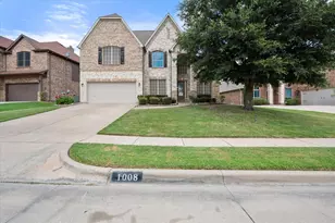 1008 Linden Dr, Burleson, TX 76028 - Photo 2