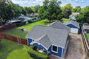 4014 Poinsettia Dr, Dallas, TX 75211 - Photo 2
