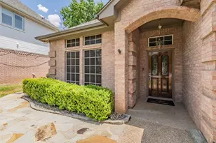 2536 Oak Brook Dr, Bedford, TX 76021 - Photo 2