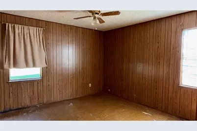 509 N 10th Street, Sanger, TX 76266 - Photo 8