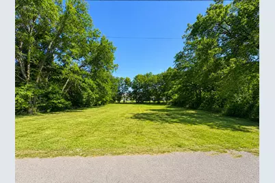 810 E 3rd Street, Bonham, TX 75418 - Photo 2