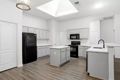 7103 Greenspoint Drive, Arlington, TX 76001 - Photo 6