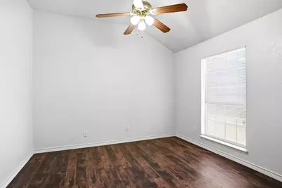 7103 Greenspoint Drive, Arlington, TX 76001 - Photo 4