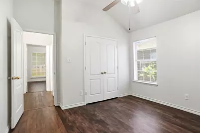 7103 Greenspoint Drive, Arlington, TX 76001 - Photo 12