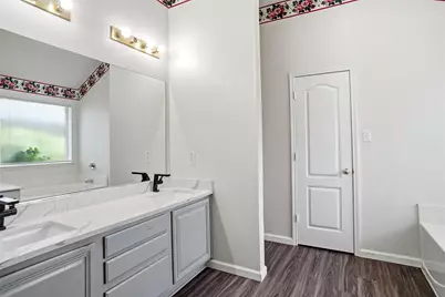 7103 Greenspoint Drive, Arlington, TX 76001 - Photo 10