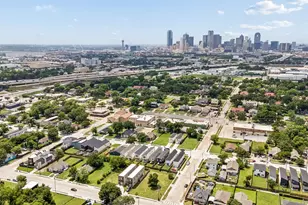 2535 Pennsylvania Ave, Dallas, TX 75215 - Photo 1