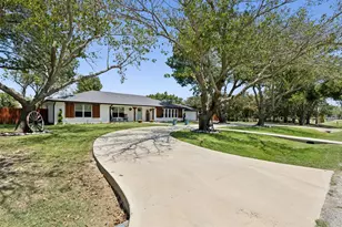 304 W Links Dr, Godley, TX 76044 - Photo 36