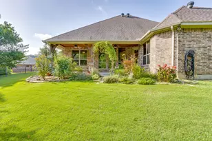 2946 Masters Ct N, Burleson, TX 76028 - Photo 38