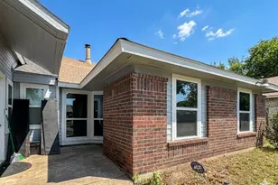 406 Dollins St, Cedar Hill, TX 75104 - Photo 2