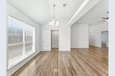 6003 Brookfall Drive, Arlington, TX 76018 - Photo 8