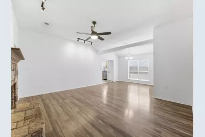 6003 Brookfall Drive, Arlington, TX 76018 - Photo 6