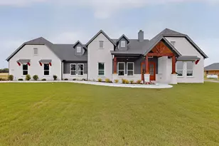 176 Co Rd 4615, Wolfe City, TX 75496 - Photo 2