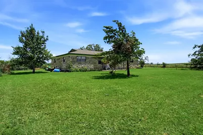 2186 Gilliland Road, Springtown, TX 76082 - Photo 14